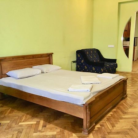Svobody, Apartments Near The Opera Lviv Extérieur photo